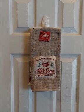 St. Nicholas Square Hot Cocoa Patch Kitchen Towel Set Of 2 BNWT RETIRED